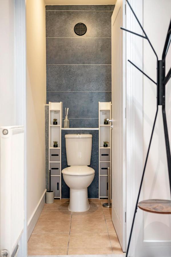 Lovely 4 Bedroom Flat In Wandsworth- London Bagian luar foto