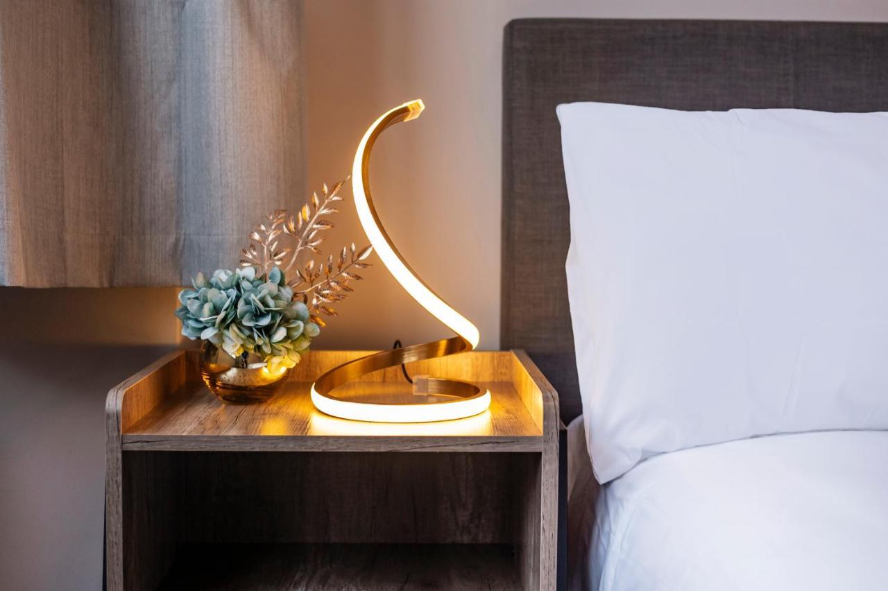 Lovely 4 Bedroom Flat In Wandsworth- London Bagian luar foto