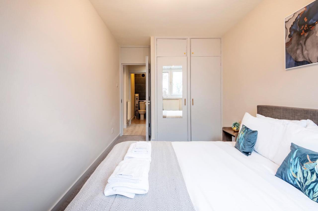 Lovely 4 Bedroom Flat In Wandsworth- London Bagian luar foto