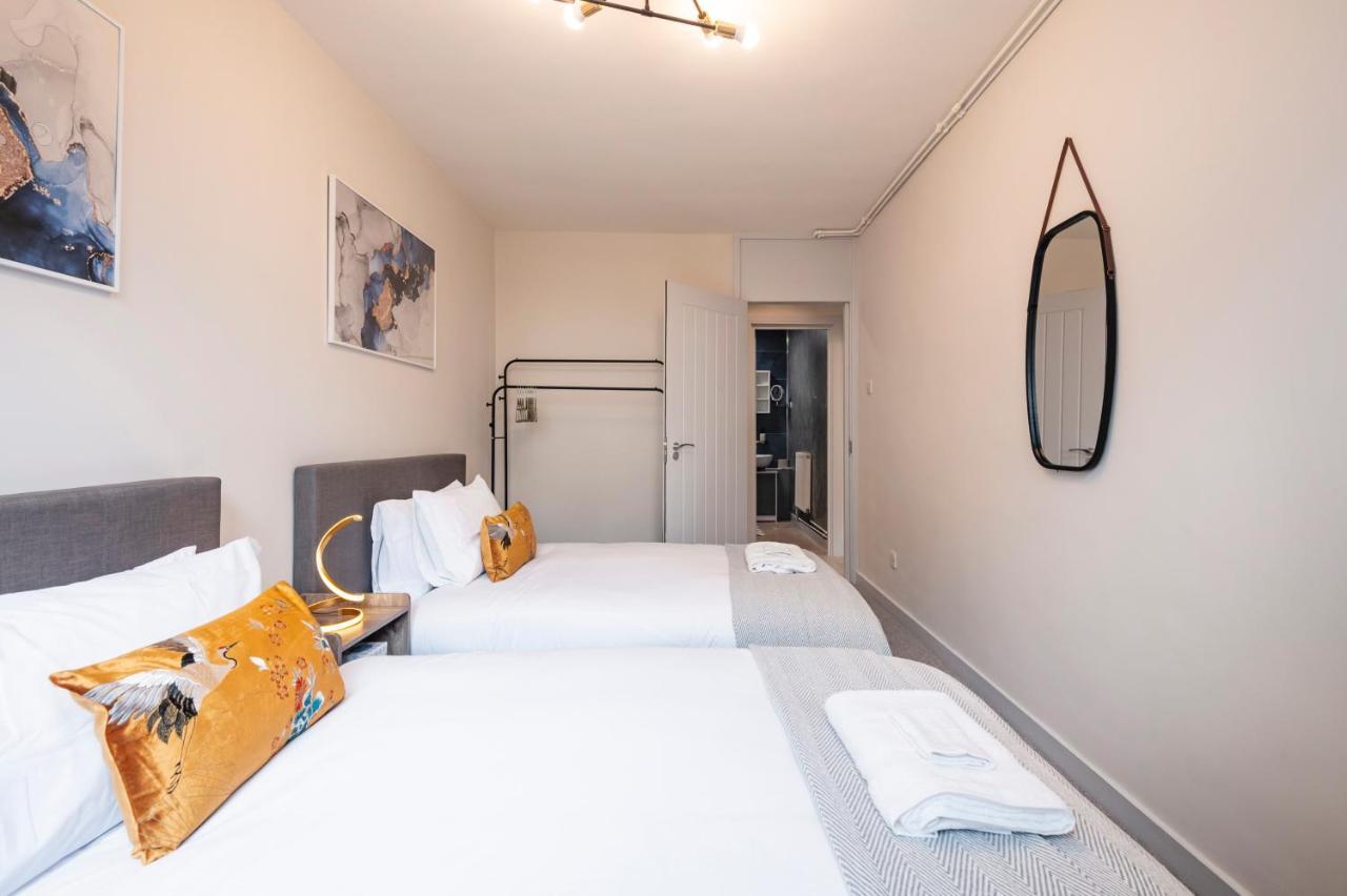 Lovely 4 Bedroom Flat In Wandsworth- London Bagian luar foto