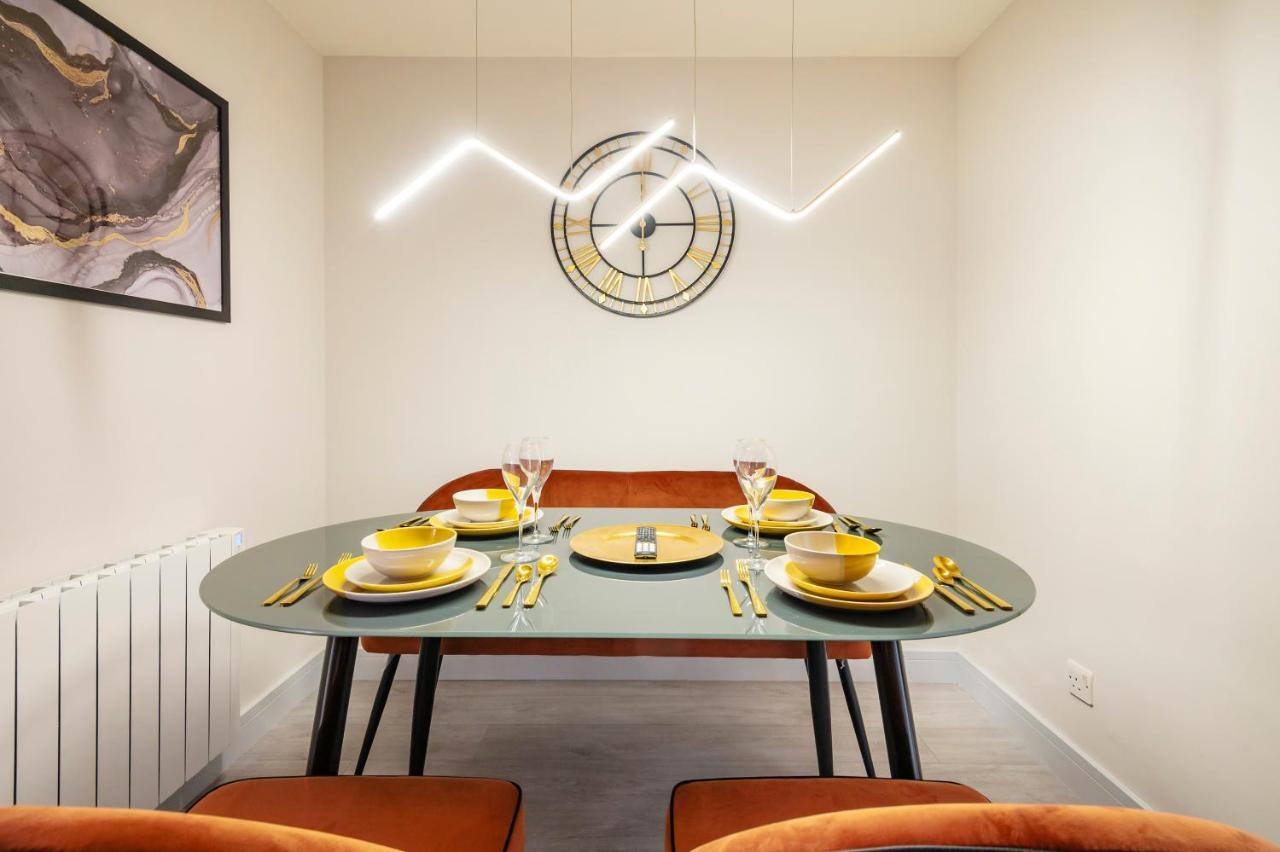 Lovely 4 Bedroom Flat In Wandsworth- London Bagian luar foto