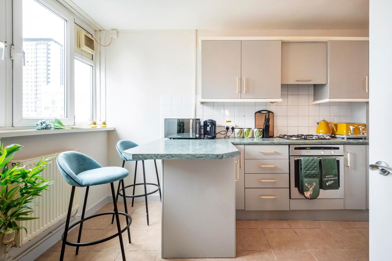 Lovely 4 Bedroom Flat In Wandsworth- London Bagian luar foto