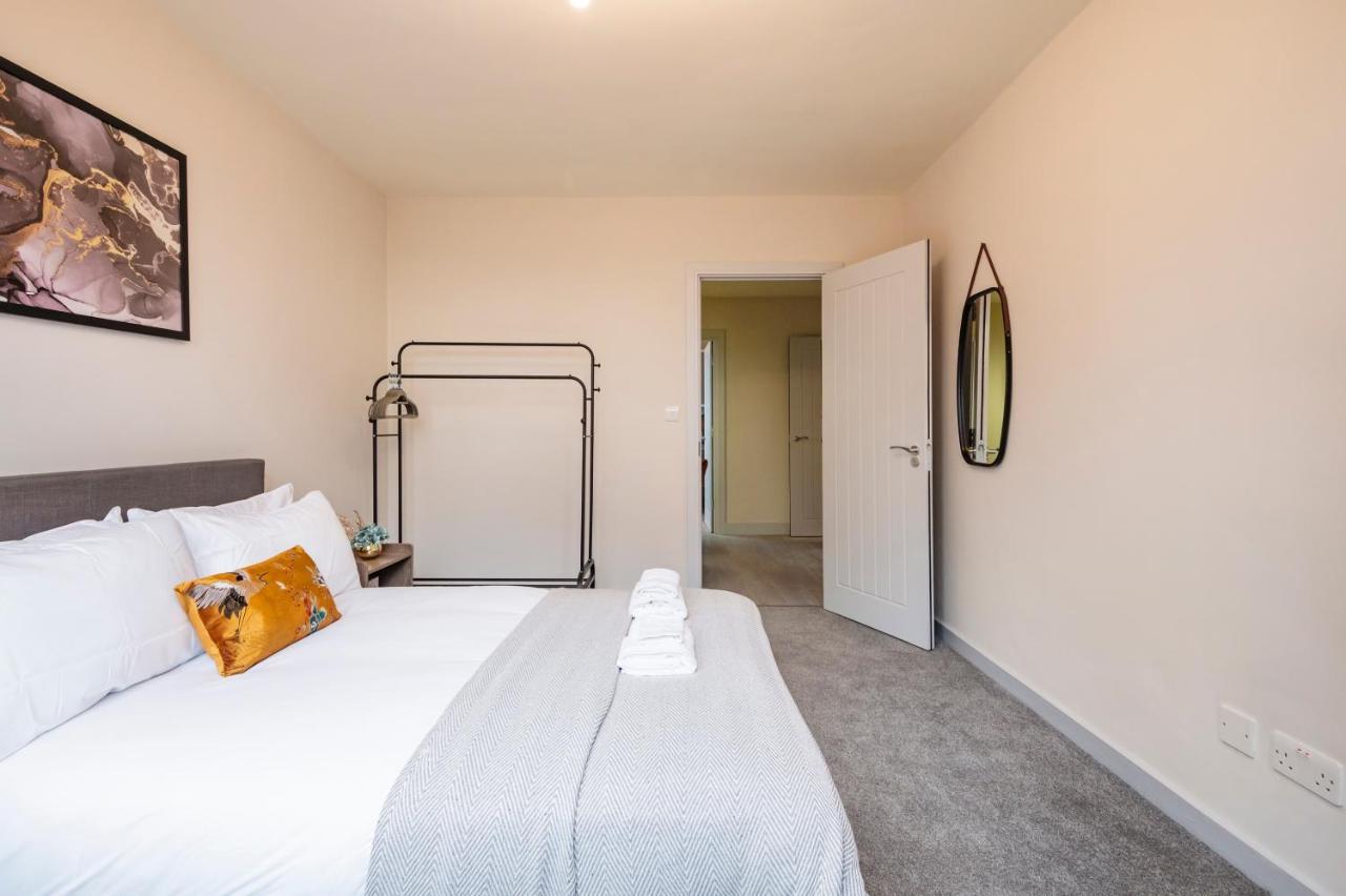 Lovely 4 Bedroom Flat In Wandsworth- London Bagian luar foto